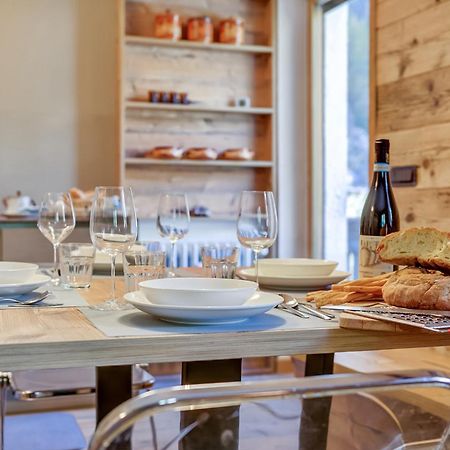 Casa Entreves - Ristrutturata Con Parcheggio Courmayeur Kültér fotó