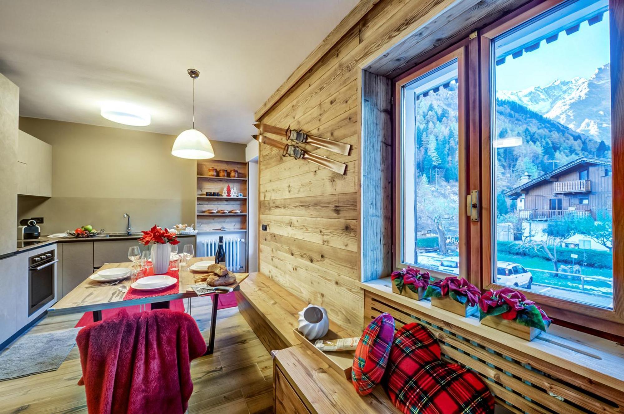 Casa Entreves - Ristrutturata Con Parcheggio Courmayeur Kültér fotó